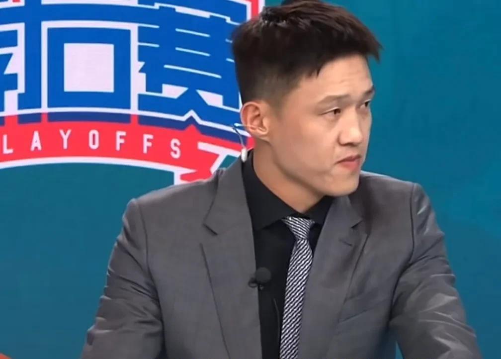 广东VS山西G2赛后杜峰和周鹏的发言意味深长！G2赛后采访中，杜峰提到了“艰苦、