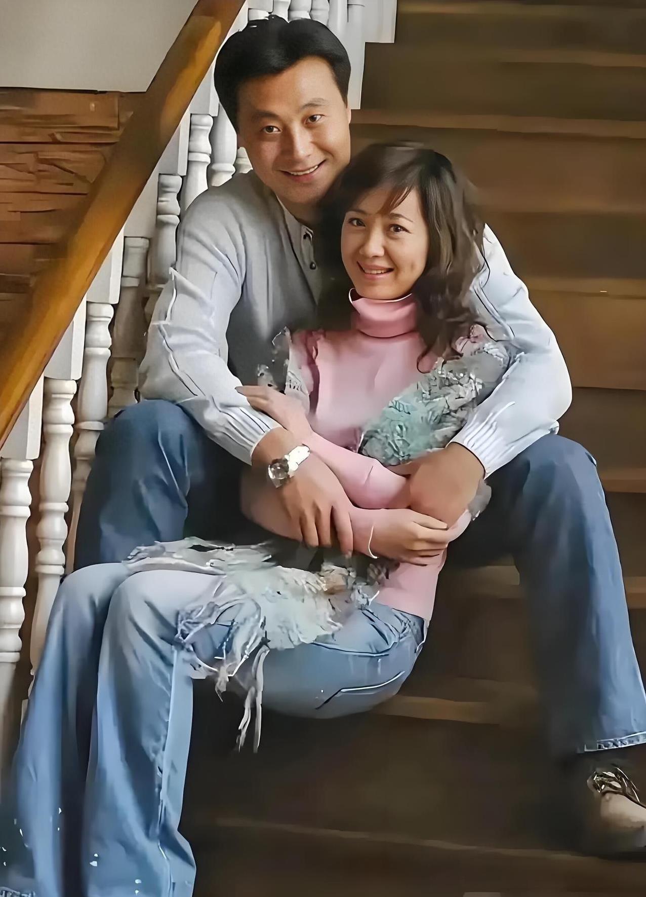 很喜欢这对夫妻，两人没有绯闻，特别是任程伟从默默无闻的一位演员，到拍《大雪无痕》