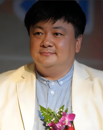 1991年，洪剑涛家的保姆找他借，十万块钱，洪剑涛二话不说，回房间拿出一张卡递给