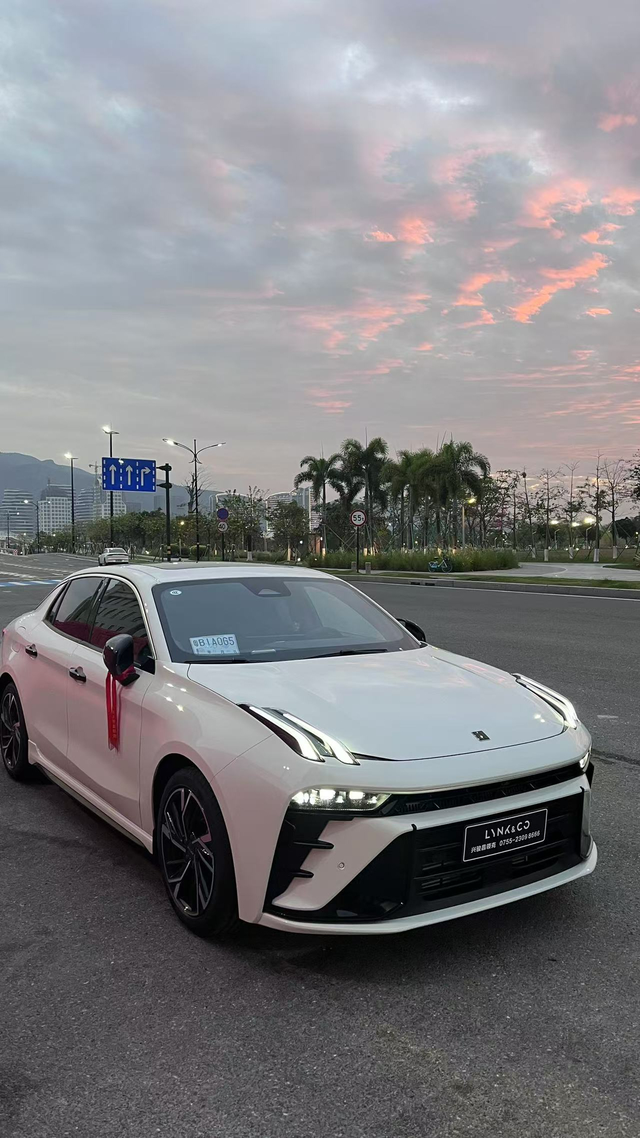 领克03提车记


热爱03的我，从24款开始喜欢，后面出来了25款，买新不买旧
