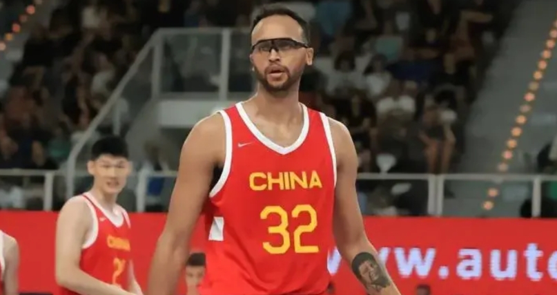 球员归化浪潮一浪更比一浪凶！我们中国男篮又该如何面对呢？跟他们学，我们也归化？