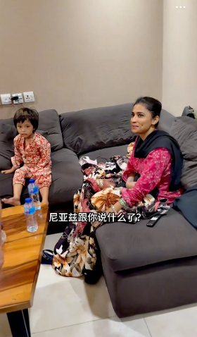 半路杀出了程咬金？皮衣哥帮忙安娜归国即将大功告成，有人谣言阻止安娜回国，节外生枝