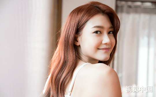 未婚夫为了哄外面的小女友让我颜面丢尽，我转手就把项目投资给了他兄弟，让他成为家族弃子