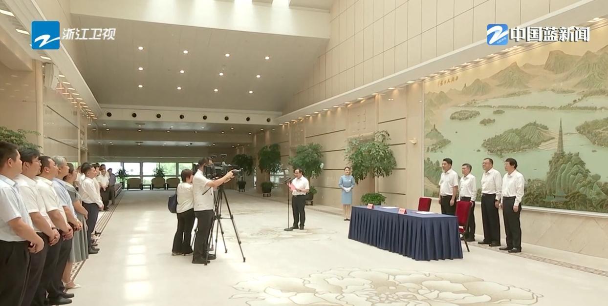 8月1日上午，浙江省人民政府与西安交通大学签署全面战略合作协议。浙江省领导和西安