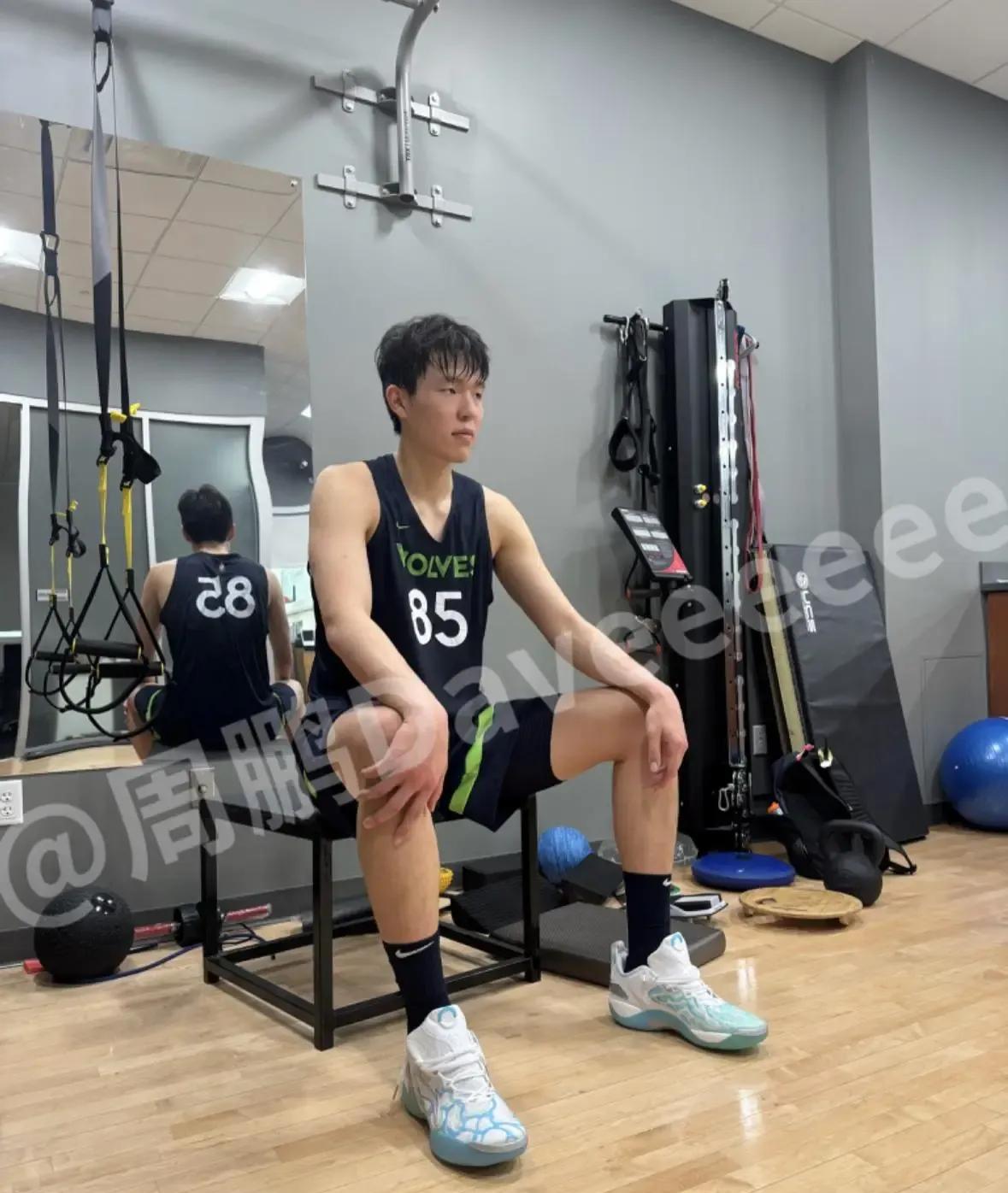 杨瀚森试训森林狼，特种兵试训很不容易
杨瀚森今天来到森林狼试训，前不久在老鹰试训