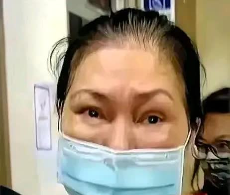 很多人不解，汪小菲与大s已离婚三年了，大S去世时，老S小S光头都在她身边，大S的