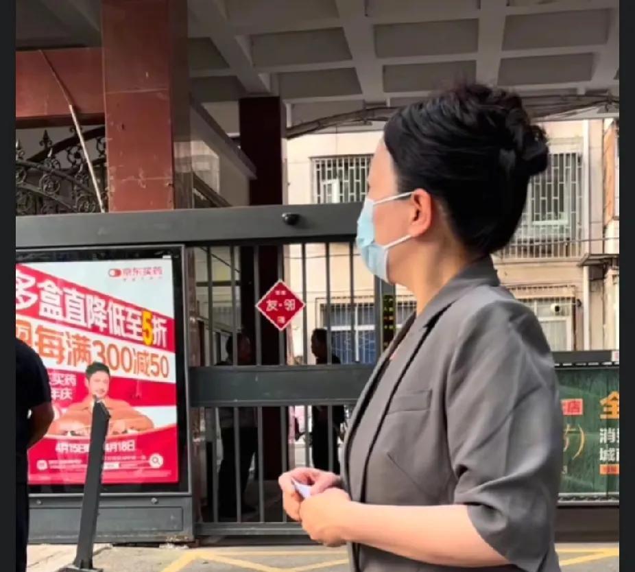 柴桑大姐郑重声明：关于对许妈带节奏！鼓动煽动退货的，现在已经固定证据。
还有之前