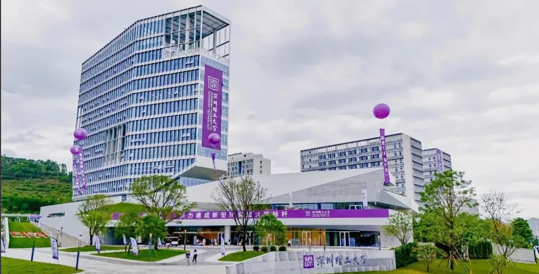 现在广东一流大学很卷啊，我在广州读书的时候，广东人眼里的本省名校只有中大和华工，