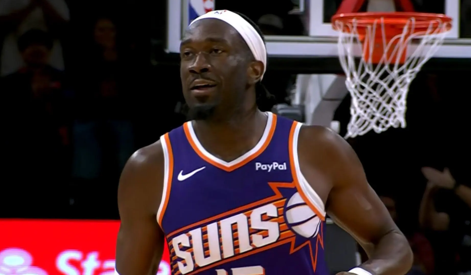 布克在训练结束后接受了采访。
布克表示尽管他之前并不清楚马克-威廉姆斯在防守端的