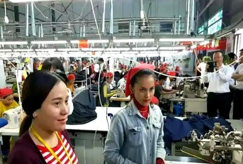 中国卖给美国马桶，被越南截胡了，一个230美元，贵30美元招收。要知道，我们才卖