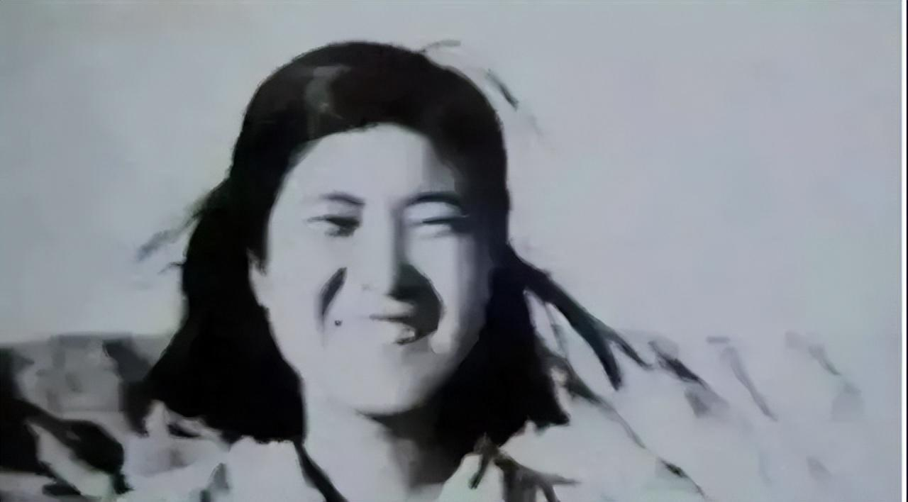 1958年，爱国将领杨虎城的女儿杨拯陆在筹备婚礼期间离奇失踪，几日后，她的尸体出
