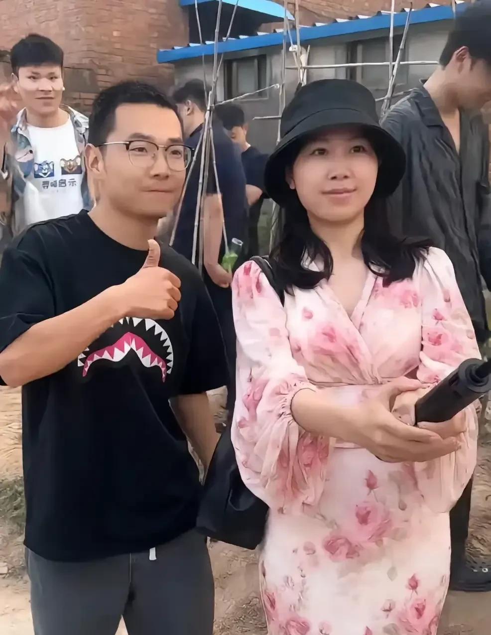 这就是在王婆说媒上狮子大开口要1000万彩礼的女主。
有人说，这种人，不要说给她