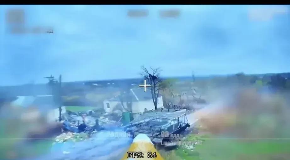 4月2日，俄罗斯TG频道“军事纪事”报道，扎波罗热前线，俄罗斯军队对乌克兰武装部