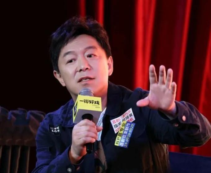 黄渤谈从演员到评委角色转换
近日，黄渤在第27届上海国际电影节评委媒体见面会上，