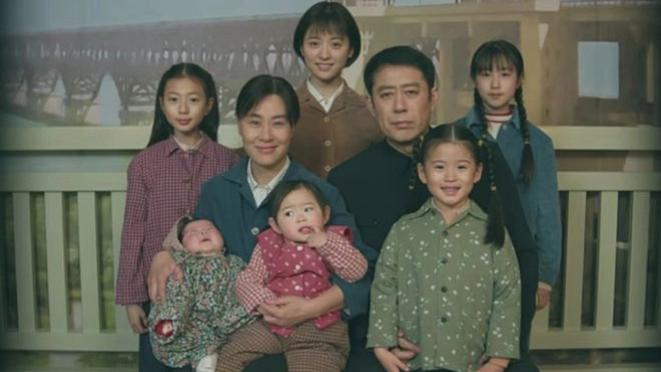 《六姊妹》：被嫌弃的女儿们，如何用半生治愈父亲的执念？人生最大的和解，是学会与时代握手言和
