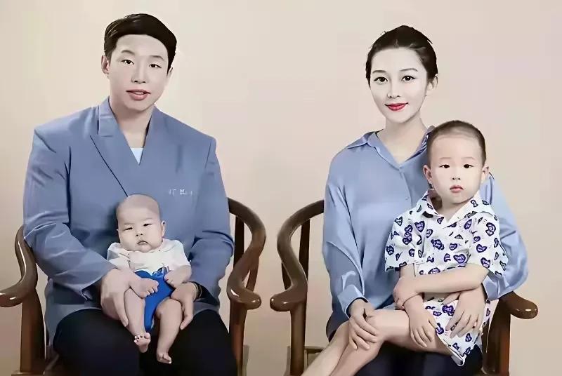 德云社相声演员烧饼一家四口