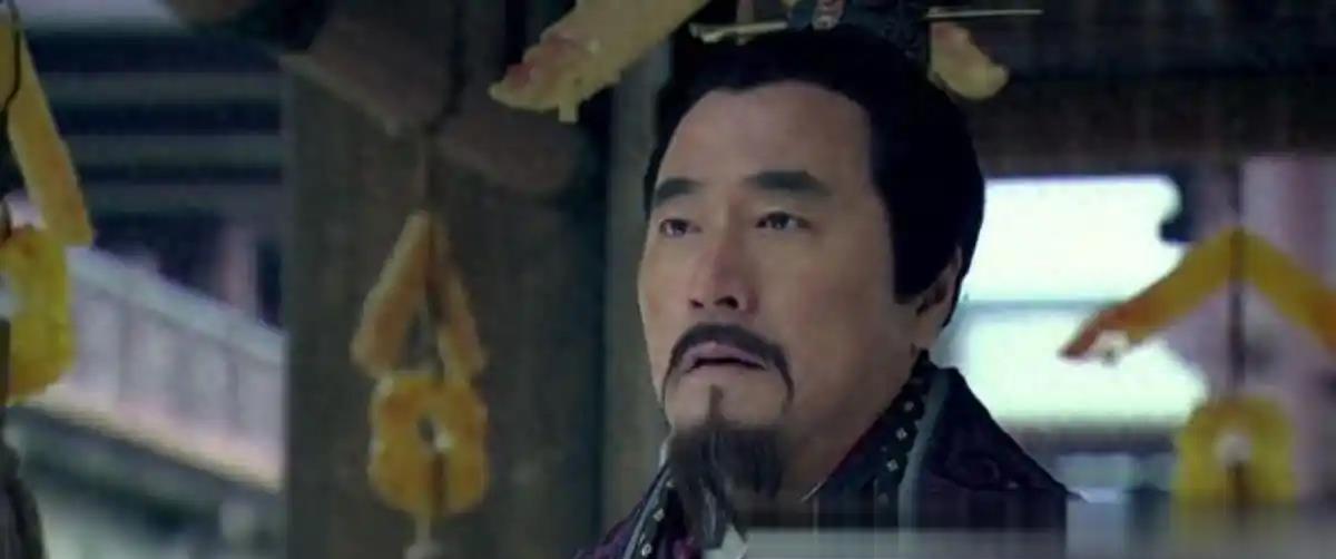 萧何晚年贪污保命，光着脚给刘邦请罪，681 年后子孙夺走刘家江山

公元前 