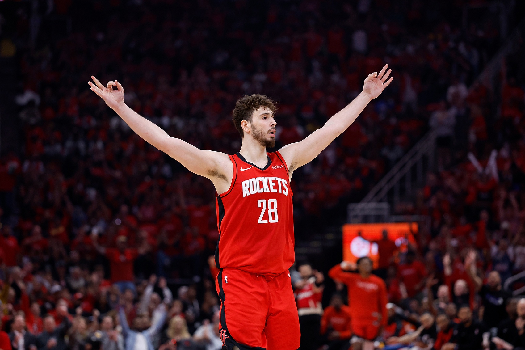 杜兰特打铁后，两大首发力保火箭胜独行侠！

1.阿门在进攻端保持足够的冲击力，不