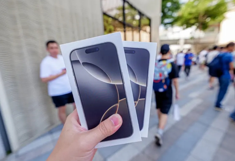 我曾经是个资深果粉，从iPhone 6开始就一直用苹果。但今年我鼓起勇气换了国产