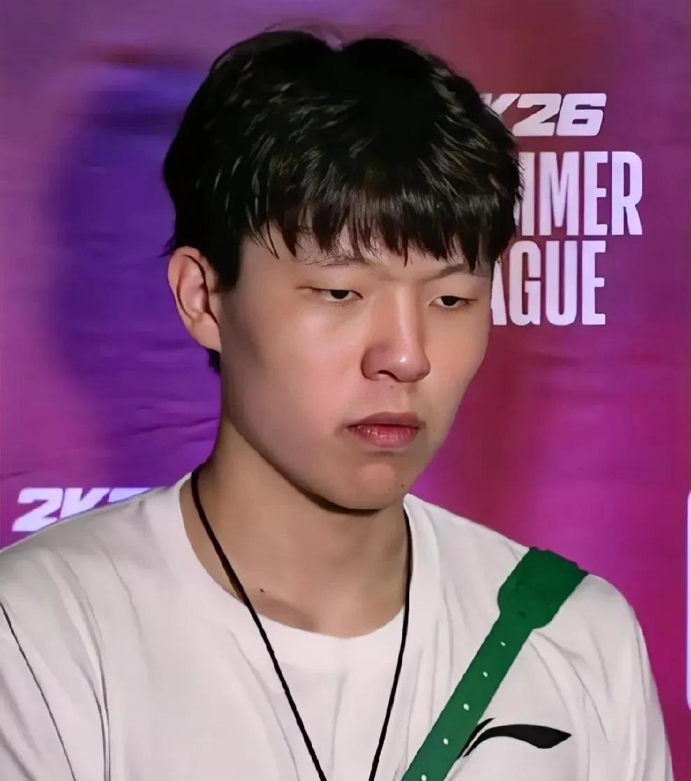 开拓者本打算第四场都不让杨瀚森打了，只是碍于很多因素。
跟拍杨瀚森的媒体人周鹏从