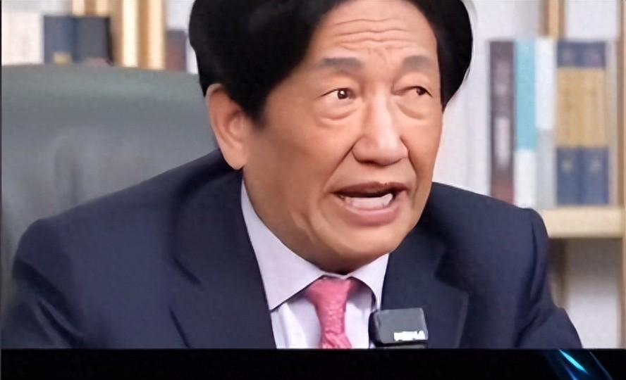 “中国永远都造不出光刻机？”去年，中国物理学教授朱士尧在一次采访中直言：“美国都