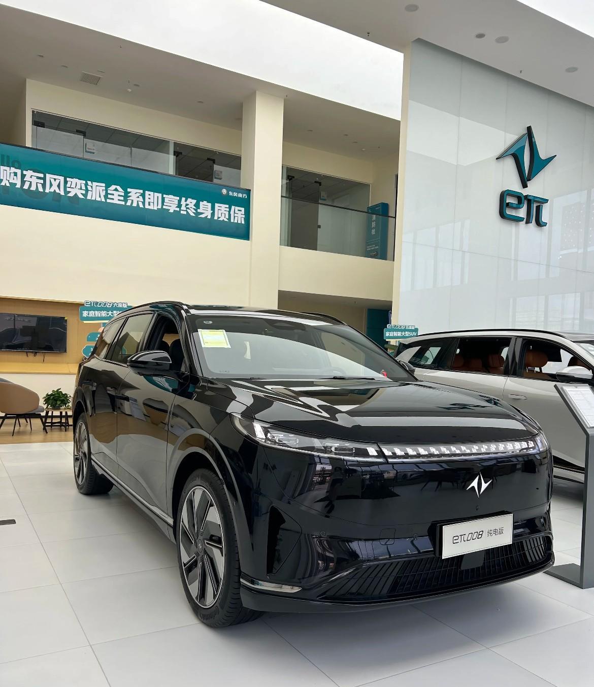 听我一句劝，2025买车不纠结
要面子一一买特斯拉
要舒适一一买理想
要科技一一