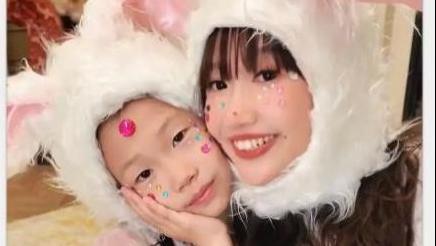 麦琳母女甜美写真！兔耳帽子温馨满满，网友：这画面太治愈！