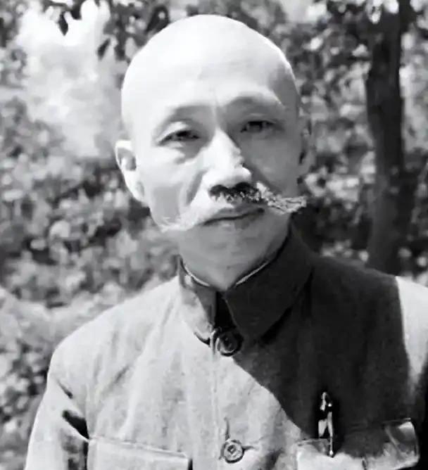 老蒋收拾掉龙云、刘湘，还有王家烈，到底是军阀之间的乱斗，还是维护国家的统一？
1