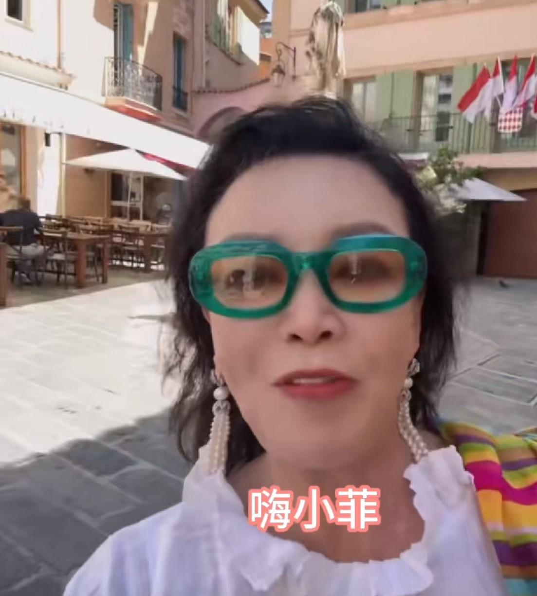 张兰刚刚发视频！
重游了当年汪小菲上高中的地方！并且喊话跟孙女孙子约定，一定要来