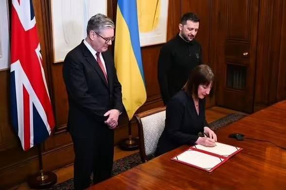 英国给乌克兰的贷款，到底藏着什么猫腻？ 

3月1日，英国财政大臣蕾切尔·里夫斯