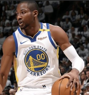 若勇士不提高对库明加的报价，后者就会在下周接受资质报价。 据Clutch Poi