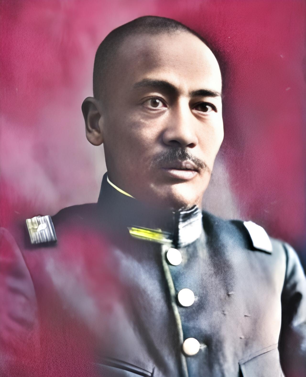 这名将领曾带兵将溥仪与皇室成员赶出了紫禁城。他的祖先曾在明清大战中败于清军，自缢