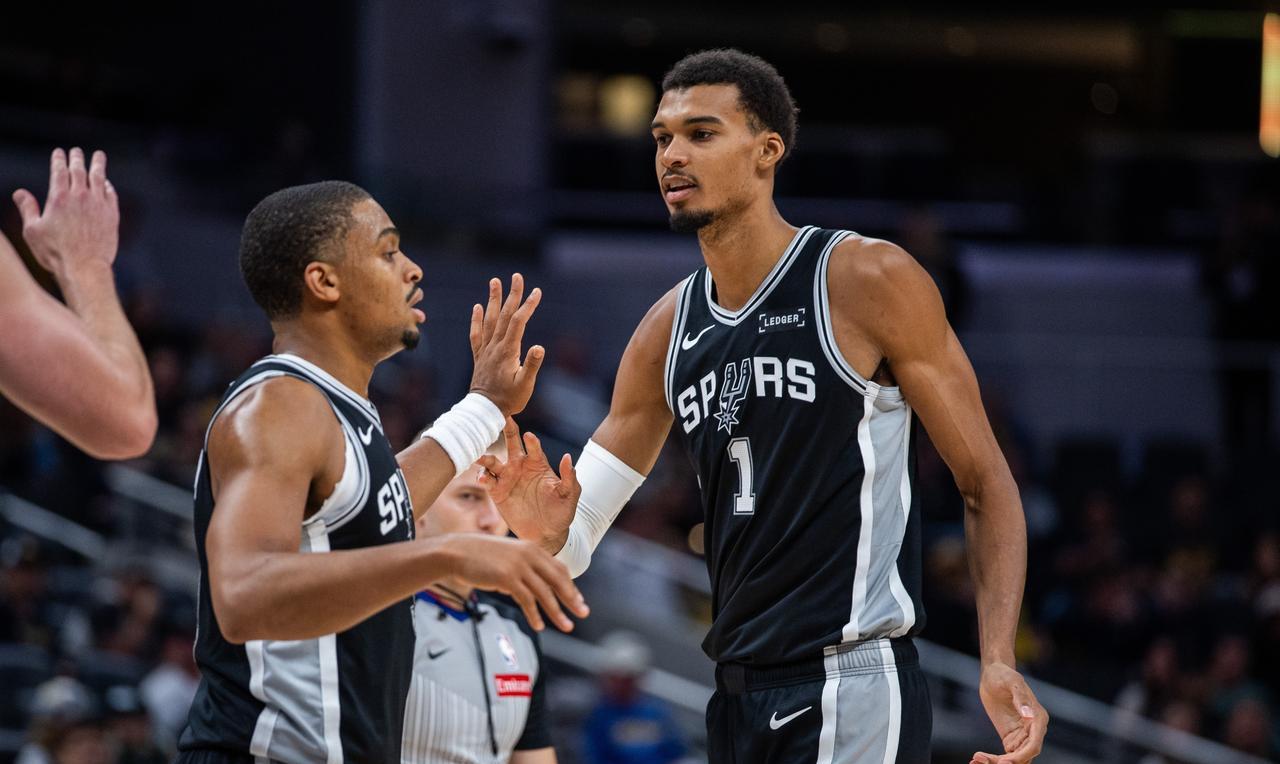 马刺107-101热火。马刺文班亚马谈开季5连胜，创队史纪录：创下纪录的那一刻，