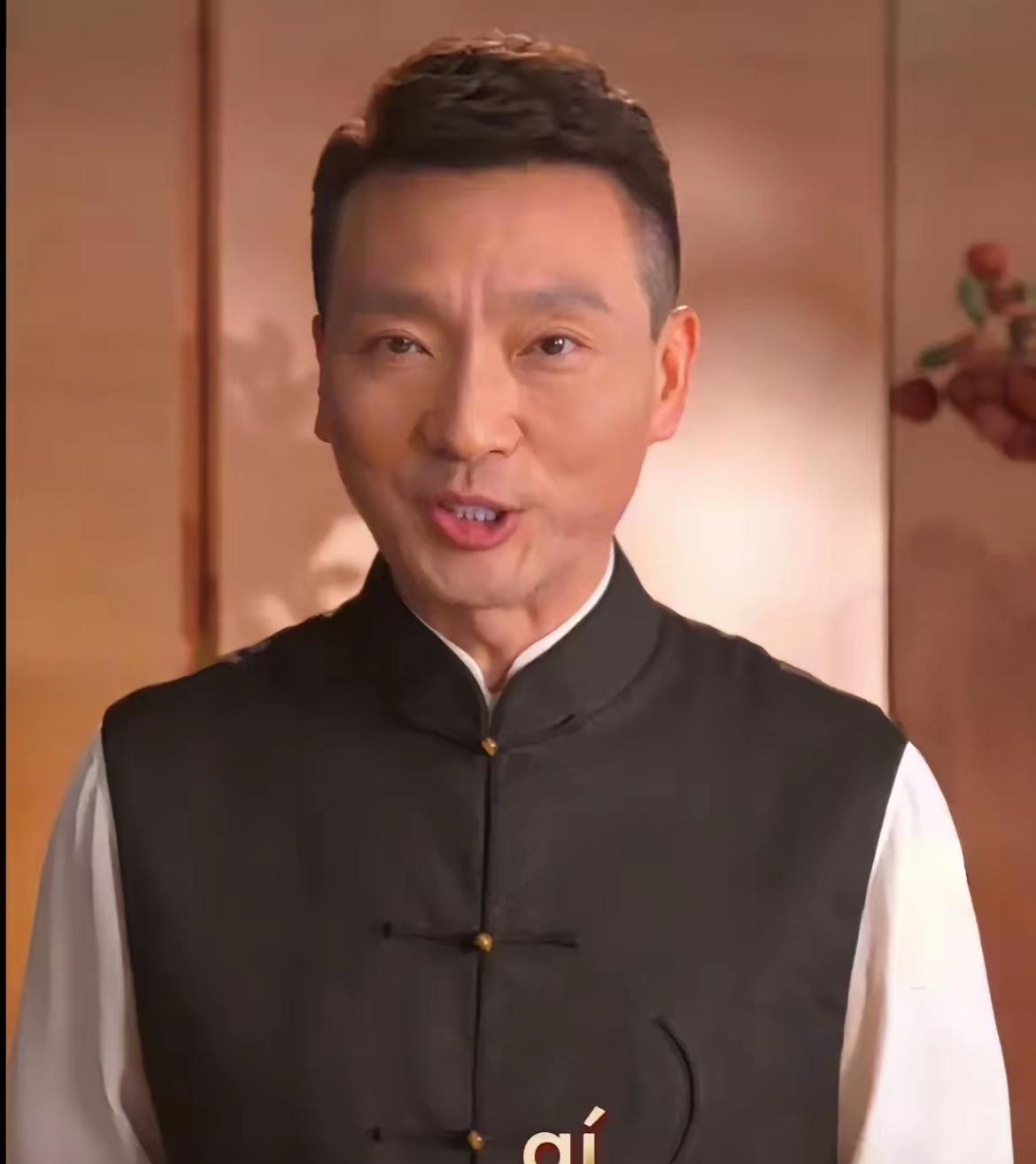 央视的康辉来给大家正音了！
“一骑红尘妃子笑”中的“骑”，
到底是读“ji”还是