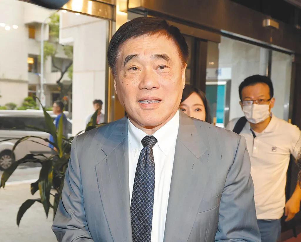 赵少康净不出好主意，他拱郝龙斌参选党主席，并不利于该党改变目前的状况。我简要分析