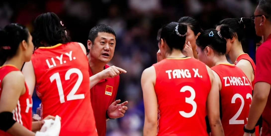 女排兵败泰国世锦赛，老将龚翔宇在比赛中说“副攻顶不住”——龚翔宇不是批评王媛媛等