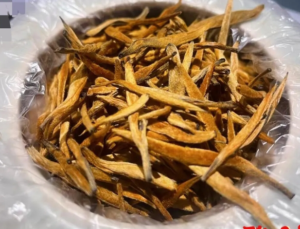 最近朋友送了我一包茶叶，包装精致，可我实在不懂茶，看不出这是什么茶，大概是什么价