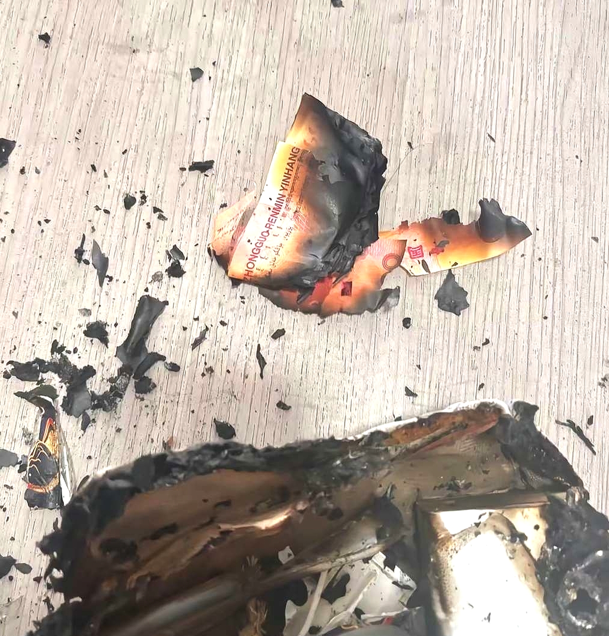 充电宝炸了 我该找谁呀！！！
