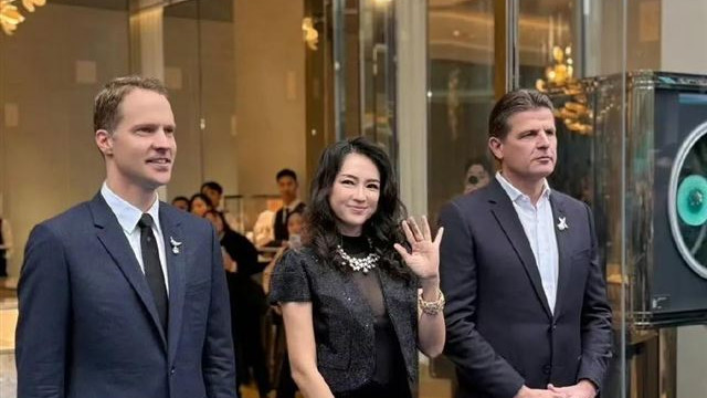 46岁的章子怡侧脸好看，正脸却很苍老，面相也没以前大气了。。