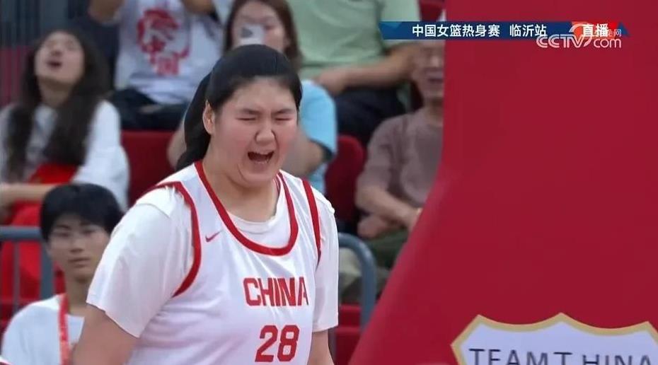 巨无霸张子宇首秀亮眼
北京时间6月13日晚，中国女篮热身赛在临沂拉开帷幕，中国女