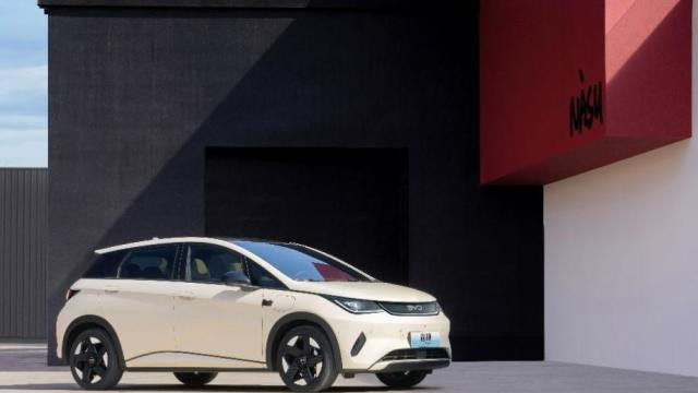 百万用户的选择！买A0级车就选空间大、配置全、颜值高的比亚迪海豚