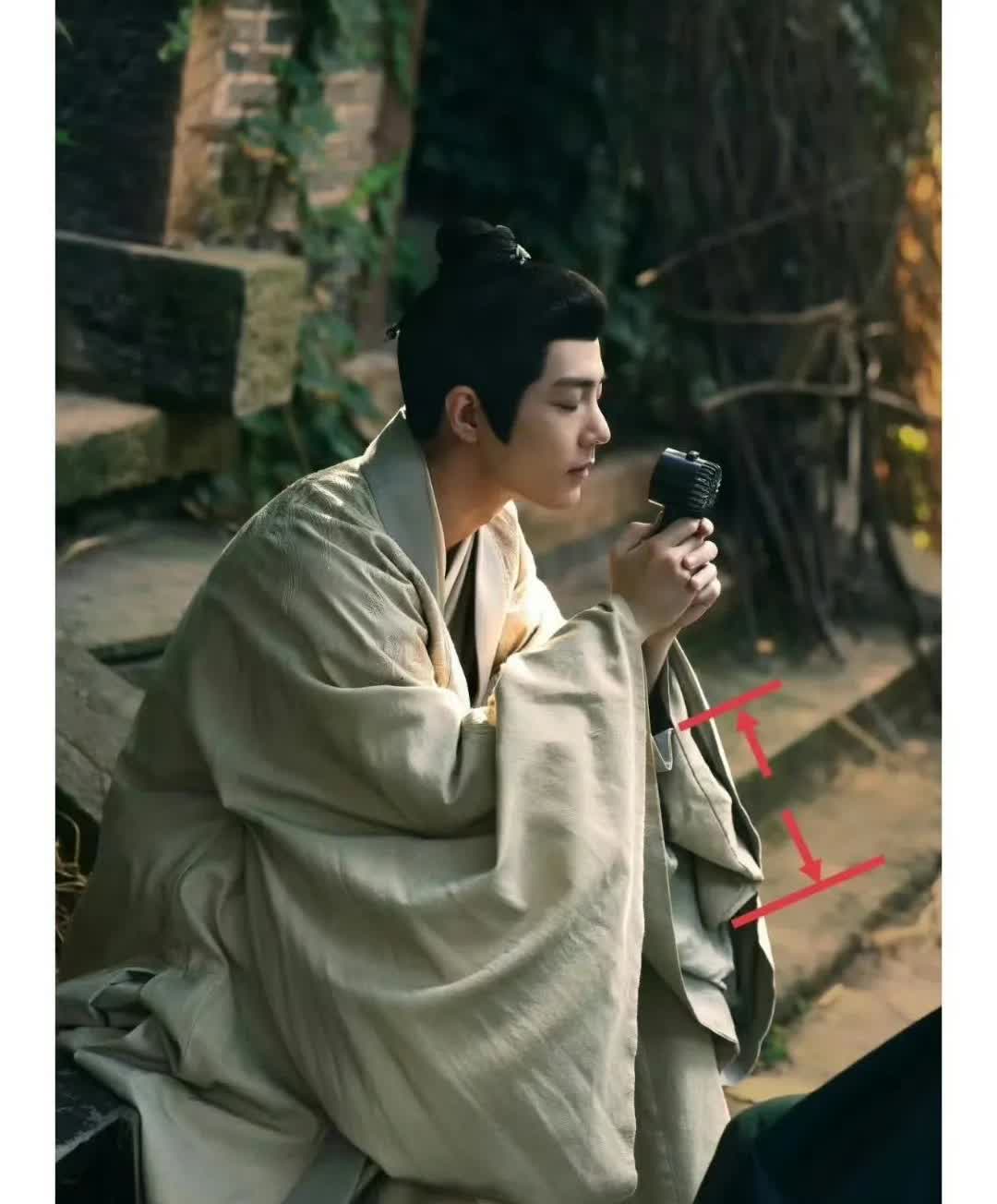 看到肖战的这张照片，终于理解了以前的古装剧！以前看古装剧的时候不理解为啥主角配角