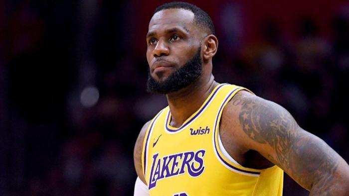 詹姆斯：雷帅，1胜5负，战绩不佳啊！雷迪克：不就是个季前赛嘛！