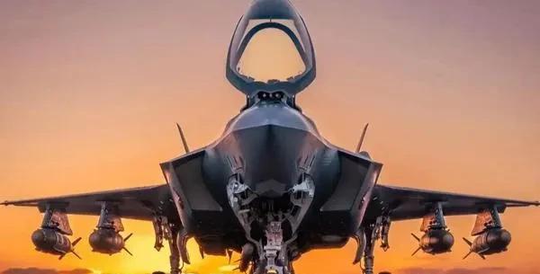 伊朗防空网再创神话！第四架F-35陨落大不里士上空
这绝非孤立事件！还记得202