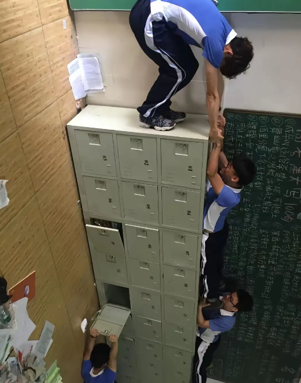 经济上行时期的深圳高中生
