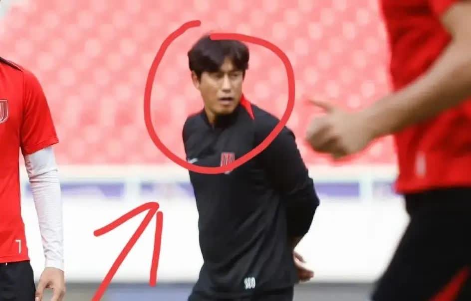 “中国足球又出丑闻！”7月16日晚，中超联赛第3名成都蓉城，主教练徐正源的妻子尹