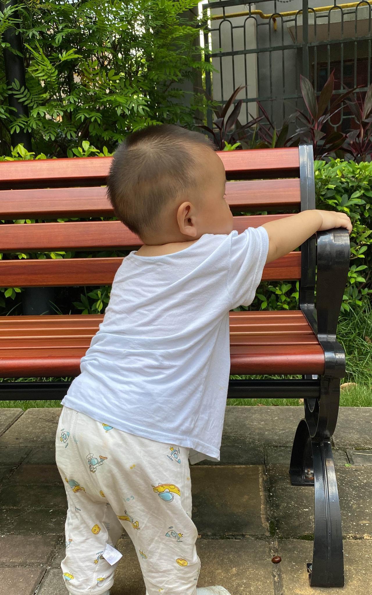 带娃以后才知道：
1.千万不要给一岁宝宝买咬咬乐！不要给三岁的小朋友买捏捏乐！