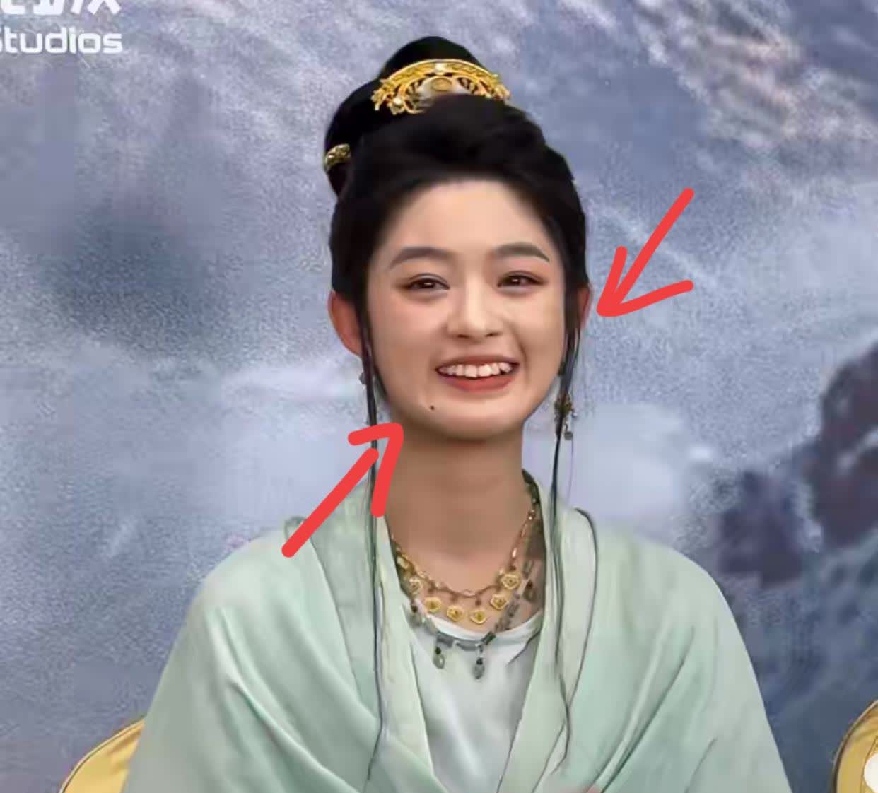 我有一个疑问，
黄杨钿甜真的只有十七八岁吗？
毕竟她看起来

怎么都不像