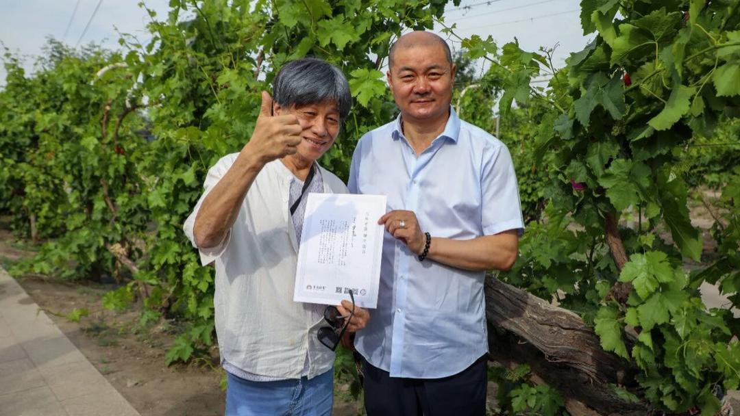 悼念义兄梁小龙——贺东庄园庄主龚杰沐笔遥寄