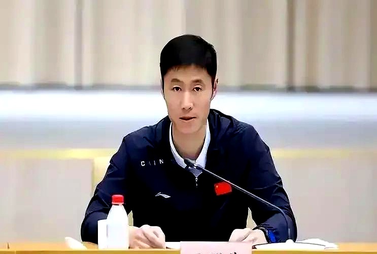 王励勤上任乒协主席，新官上任三把火？第一把火就烧到了前任刘国梁。24天的乒超联赛